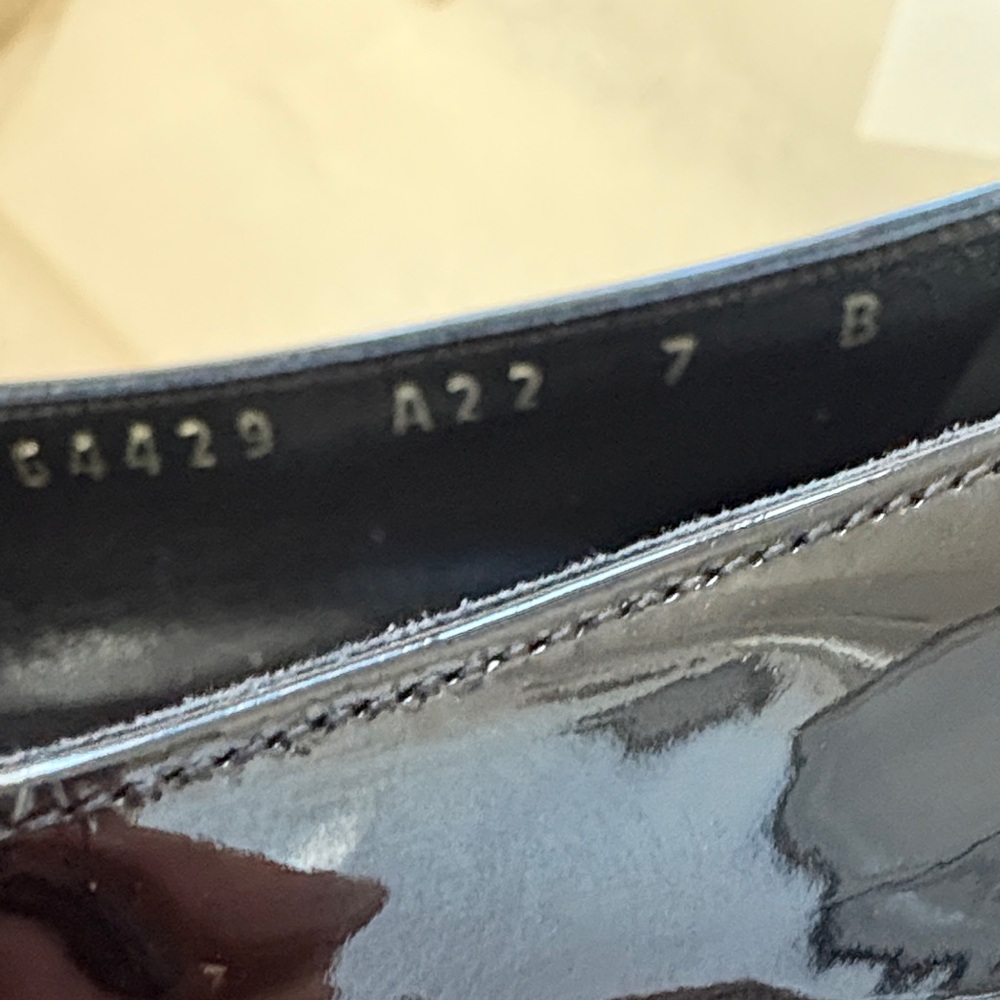 Salvatore Ferragamo Black Patent Leather Bow Flats - Picture 3 of 8
